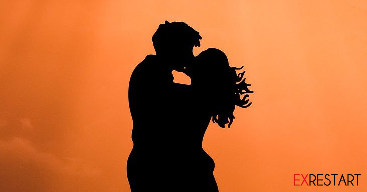 Hier erfährst Du 10 Faktoren für eine romantische Beziehung.