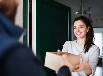 Möglichkeit Nr. 3: Wenn Deine Ex-Freundin bei Dir etwas vergessen hat, z. B. ein Buch oder T-Shirt etc., dann schick ihr es per Postpaket zurück.